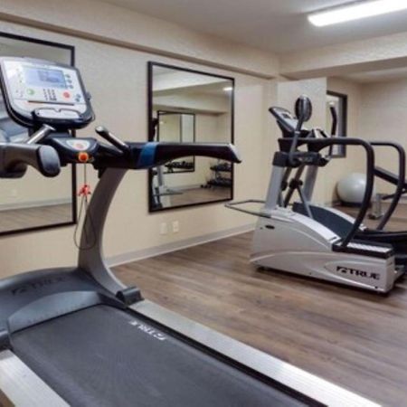Hotel Lotus Kansas City Merriam Екстериор снимка