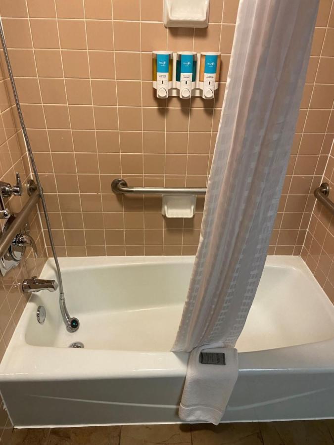 Hotel Lotus Kansas City Merriam Екстериор снимка