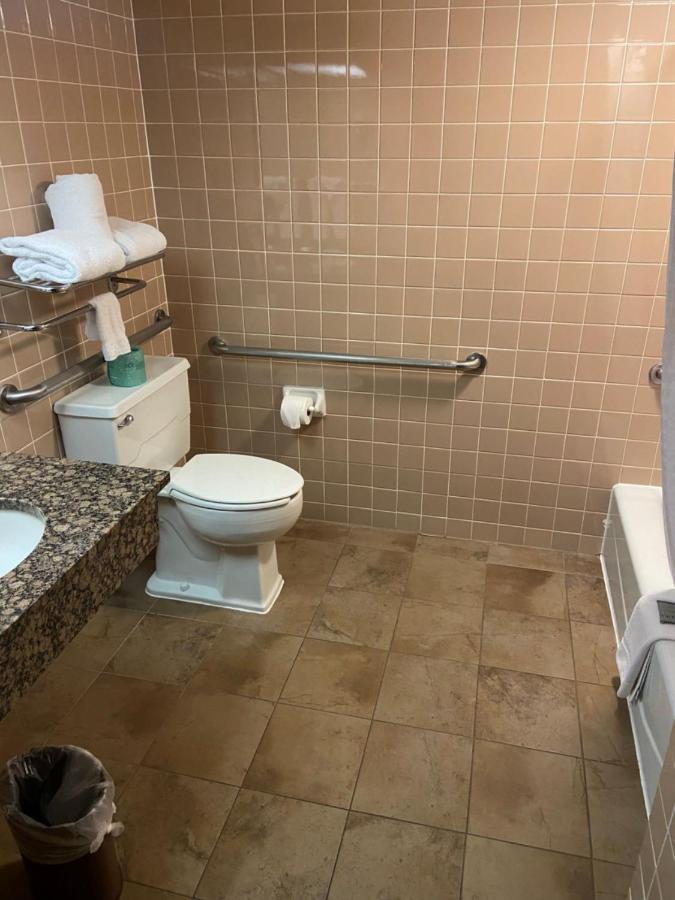 Hotel Lotus Kansas City Merriam Екстериор снимка