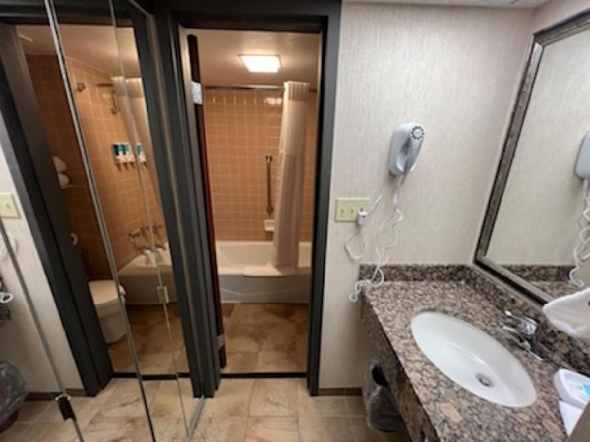 Hotel Lotus Kansas City Merriam Екстериор снимка